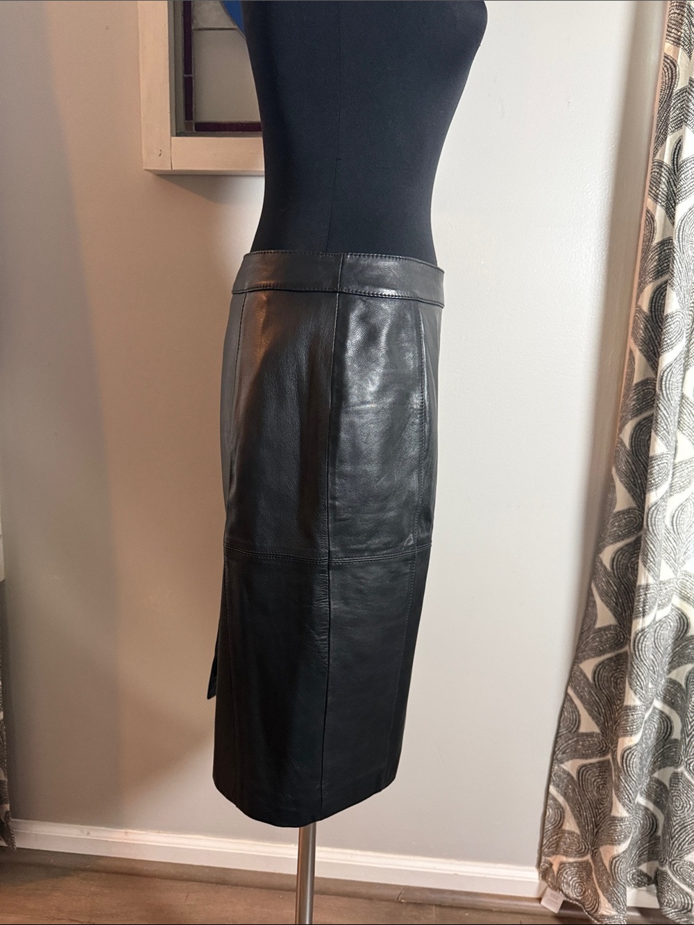 Worthington Black Lambskin Real Leather Pencil Midi Skirt Size 8 Zip Accent⁠ - Picture 8 of 10